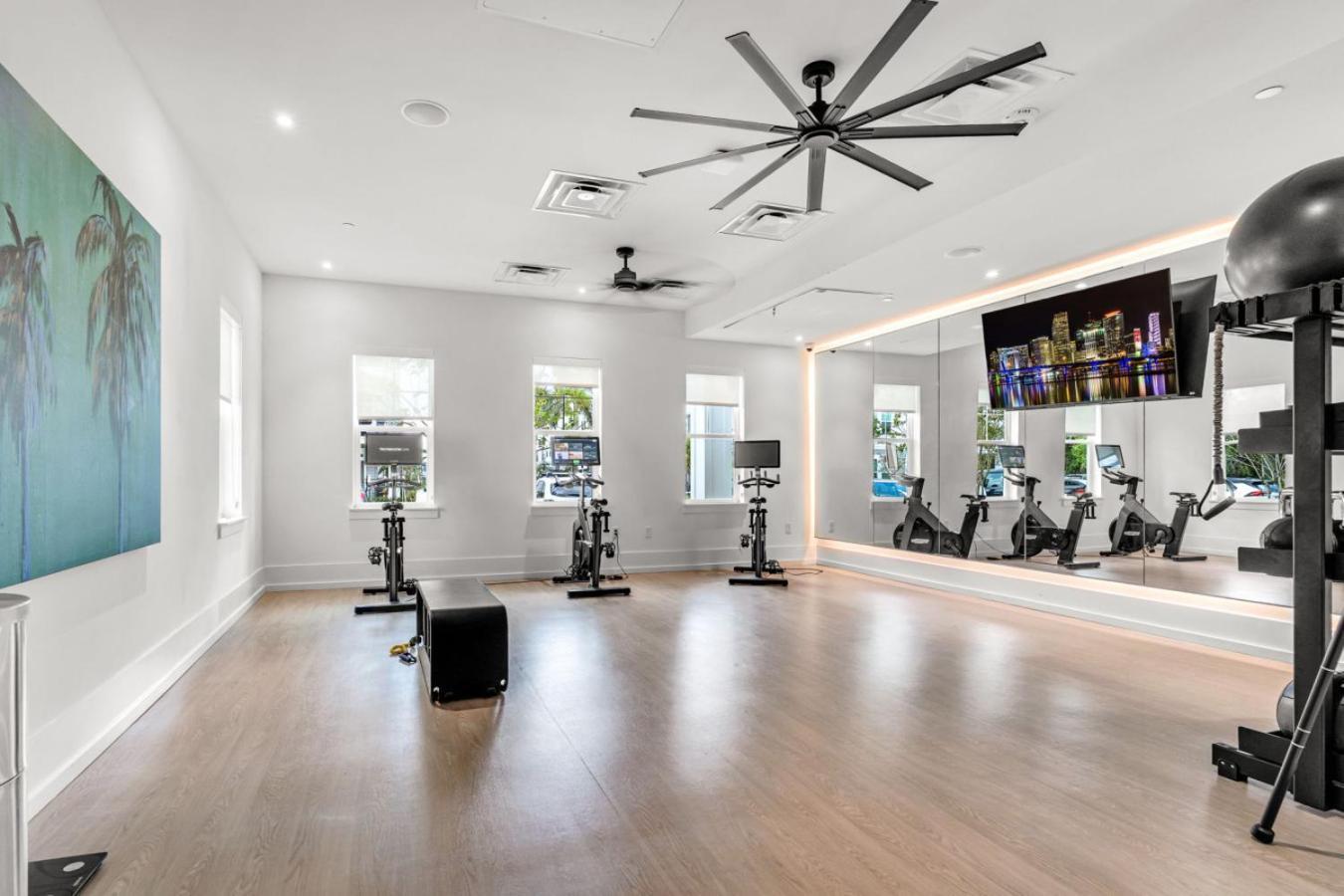 Sunny 2-Bed Oasis Pool And Gym In Apollo Beach Exterior foto